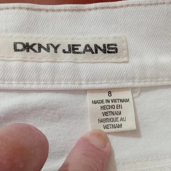 DKNY Jeans women's size 8 white Distress jeans - Picture 9 of 16
